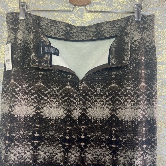 Lord & Taylor Brown Snake Print Pencil Skirt Knee Length Size 14 - Picture 10 of 16